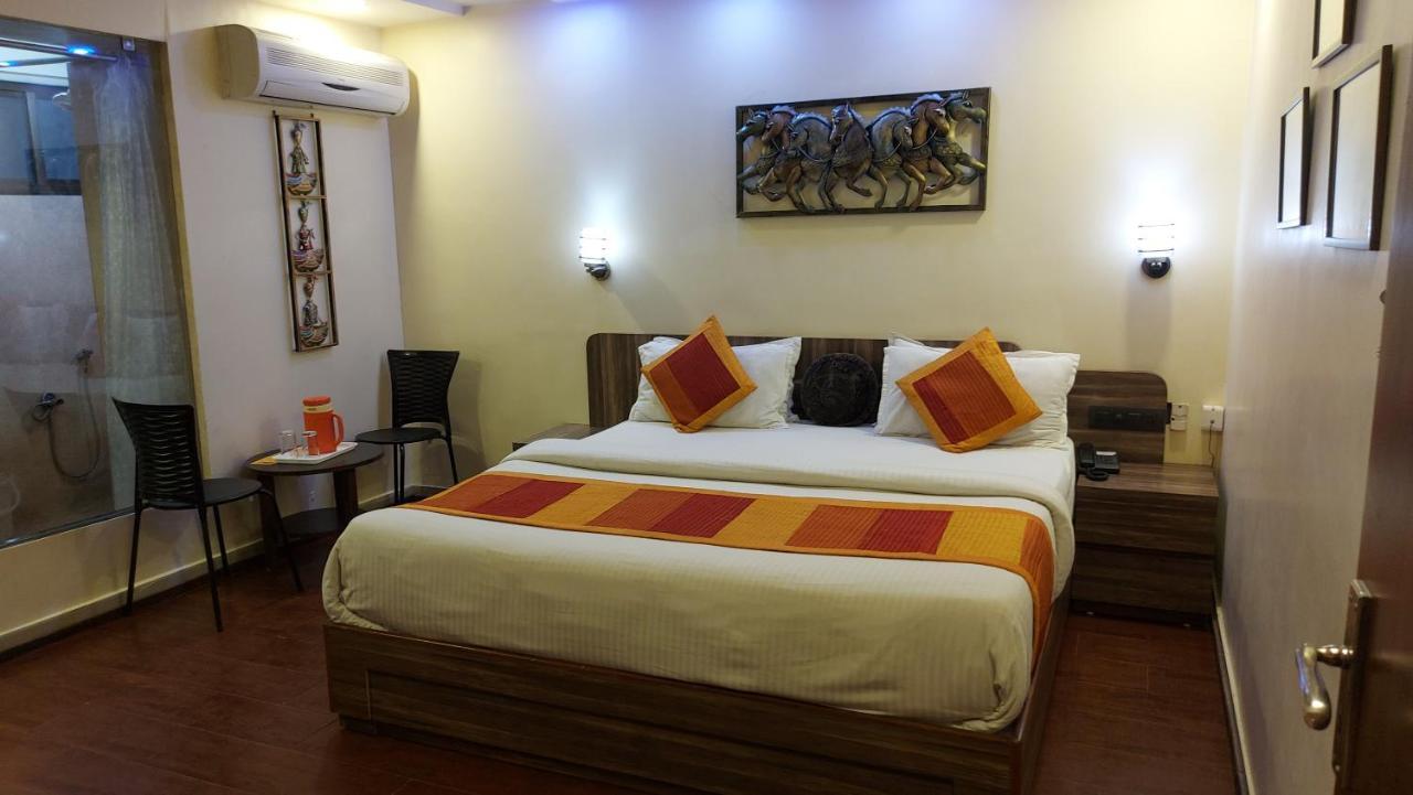 Shaleen Elegance Homestay Nakki Lake 400 Meters Маунт Абу Екстериор снимка