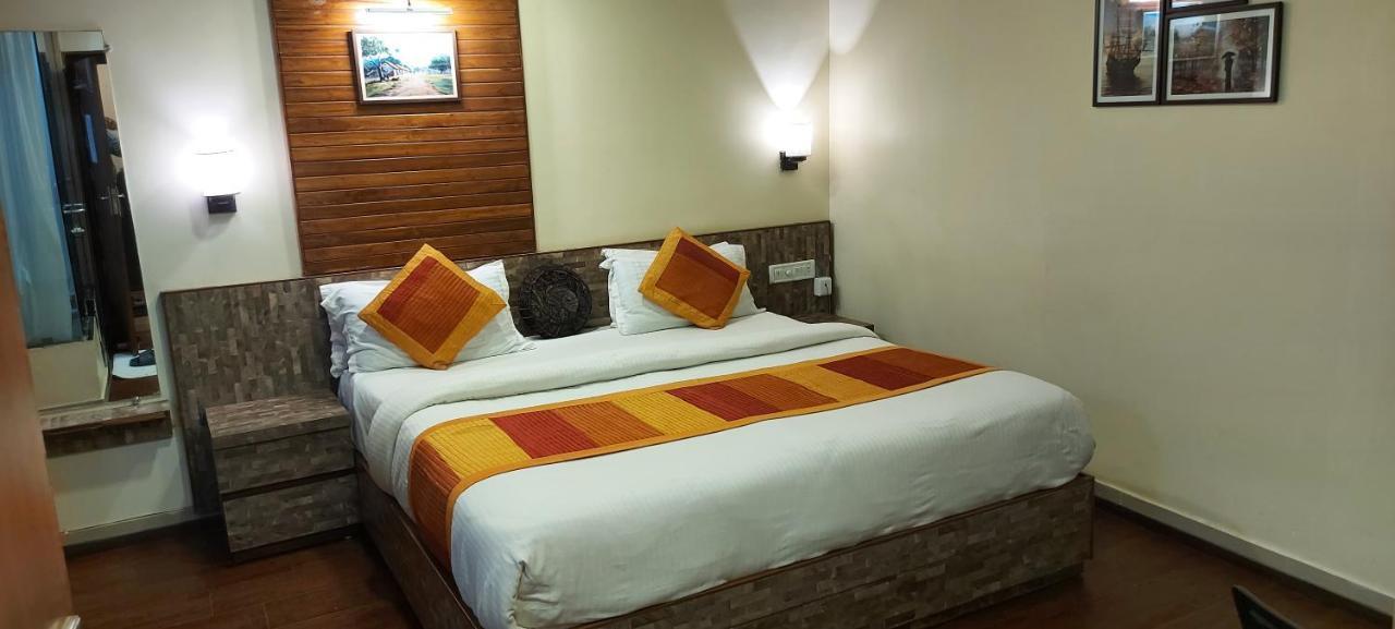 Shaleen Elegance Homestay Nakki Lake 400 Meters Маунт Абу Екстериор снимка