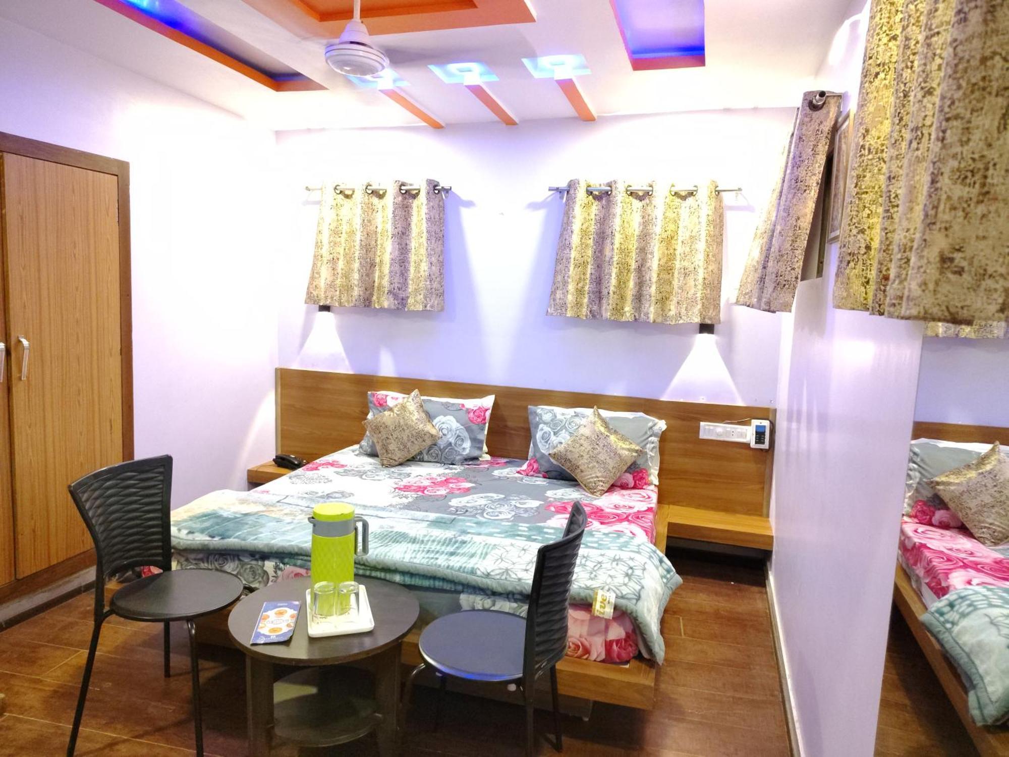 Shaleen Elegance Homestay Nakki Lake 400 Meters Маунт Абу Екстериор снимка