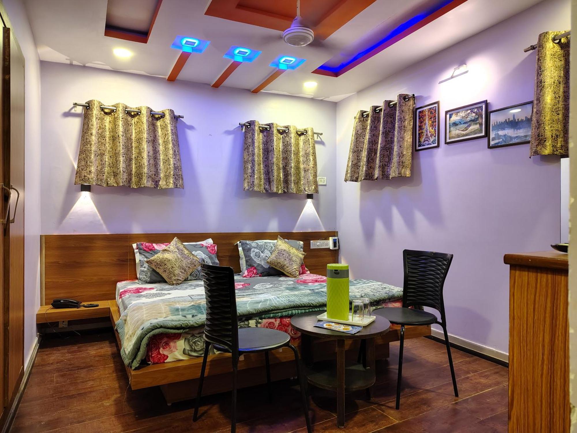 Shaleen Elegance Homestay Nakki Lake 400 Meters Маунт Абу Екстериор снимка